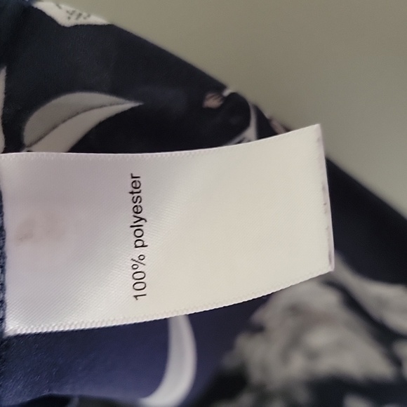 Maurices size 0X blue floral blouse - Picture 6 of 7